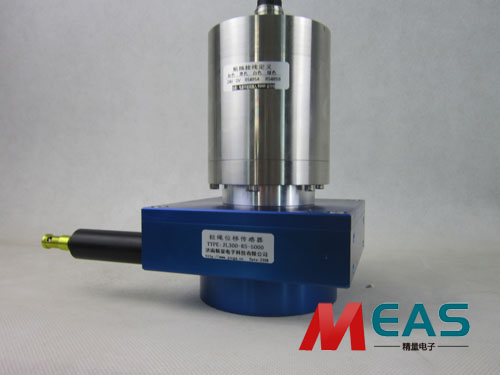 拉繩位移編碼器實(shí)現(xiàn)了從機(jī)械位移到電信號(hào)的轉(zhuǎn)變